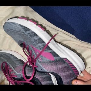 Ravenna brooks running shoes